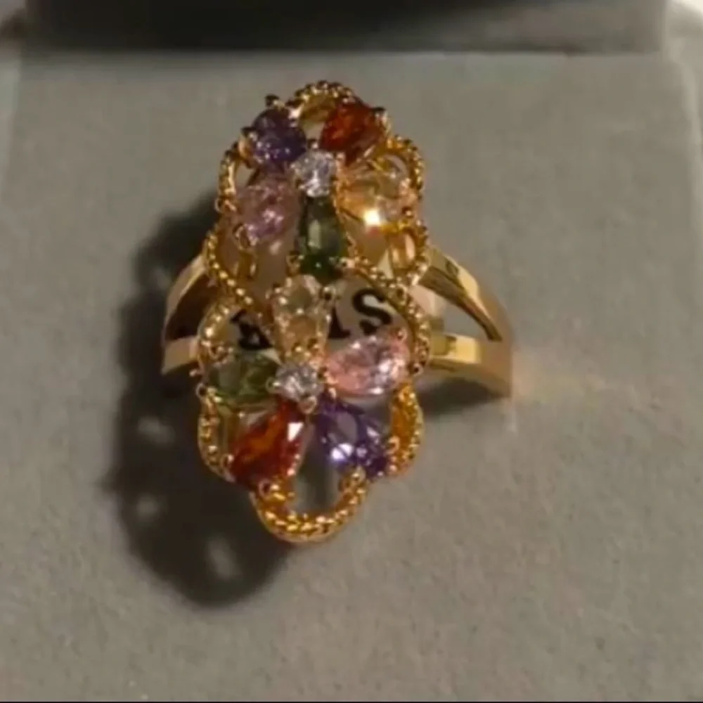 FLOWER RING - Picture 1 of 2